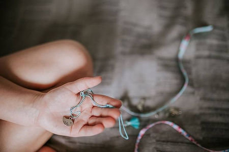 Zestaw do tworzenia biżuterii Wstążeczki 6+, Janod