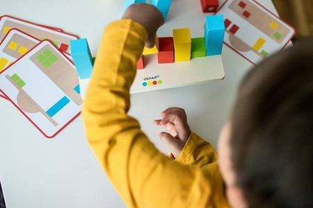 Drewniana równoważnia z 16 klockami Essentiel, Janod