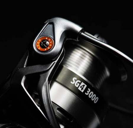KOŁOWROTEK SG4 2500 FD 8+1BB INCL. GRAPH. SPARE SPOOL Savage Gear (74726)