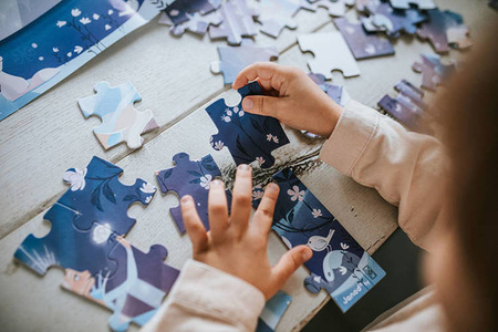 Puzzle w walizce Lodowa magia 54 elementy 5+ Made in France, Janod