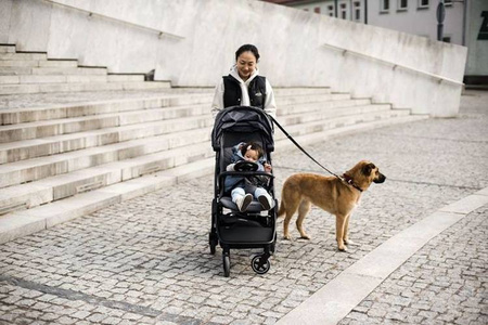 Easywalker Jackey Kompaktowy, samoskładający się wózek spacerowy z torbą transportową Marble Grey