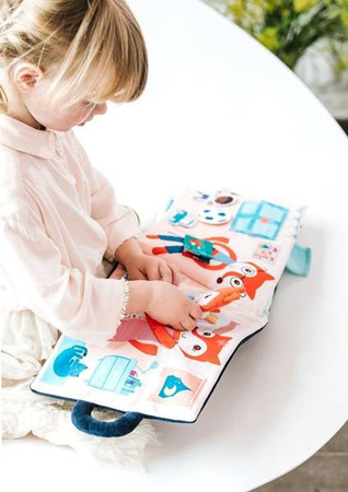 LILLIPUTIENS Miękka książeczka aktywizująca z mini-przytulanką „Dobranoc, mały lisku” 18 m+
