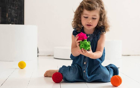 Rubbabu Zestaw 6 małych sensorycznych piłek (opakowanie zbiorcze 48 sztuk)