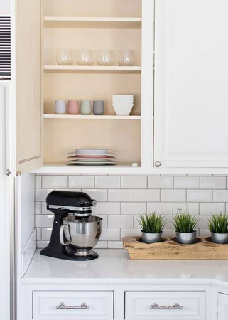 EZPZ Silikonowy kubeczek Mini Cup 120 ml pastelowa szarość