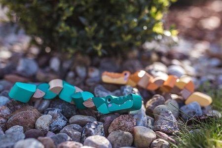 Drewniana elastyczna układanka Wąż + Krokodyl Pocket 2+, opakowanie zbiorcze 12 sztuk (3 rodzaje), Janod