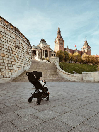 Easywalker Jackey Special Edition Kompaktowy, samoskładający się wózek spacerowy z torbą transportową Gold