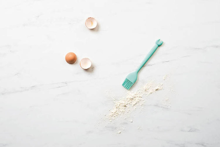 LILLIPUTIENS Silikonowy pędzelek Mały kucharz, Nosorożec Marius, 4+