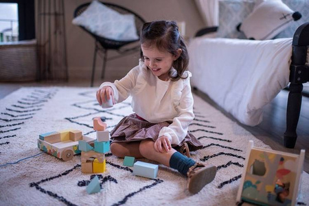 Wózek drewniany z klockami do ciągnięcia Pure, Janod