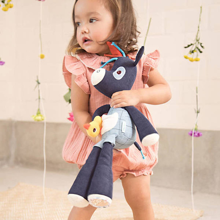 LILLIPUTIENS Przytulanka aktywizująca wielofunkcyjna Osiołek Ignace 9 m+