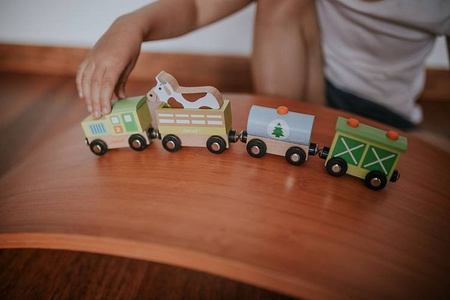 Pociąg drewniany Farma Story, Janod