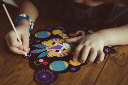 Zestaw kreatywny Do zdrapywania Graficzne zwierzątka 4+, Janod