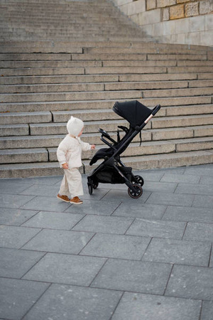 Easywalker Jackey Special Edition Kompaktowy, samoskładający się wózek spacerowy z torbą transportową Gold