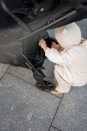 Easywalker Jackey Special Edition Kompaktowy, samoskładający się wózek spacerowy z torbą transportową Gold
