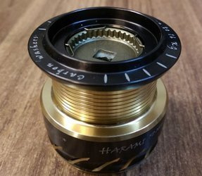 Szpula zapasowa S płytka do kołowrotka Harami FD 2510 Robinson 23P-HR-027