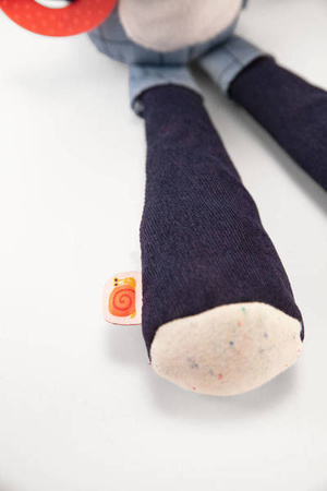 LILLIPUTIENS Przytulanka aktywizująca wielofunkcyjna Osiołek Ignace 9 m+