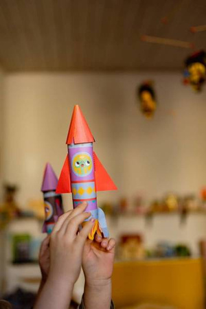 Zestaw kreatywny Papierowe rakiety z wyrzutnią 7+, Janod