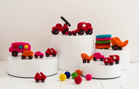 Rubbabu Wóz strażacki sensoryczny czerwony (uzupełnienie asortymentu B – indeks 20319)