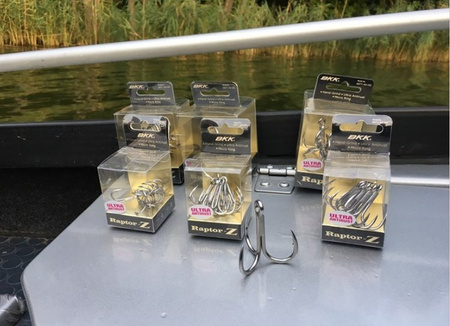 KOTWICE MORSKIE, SUMOWE - KOTWICZKI BKK - RAPTOR Z Nr.4/0 ULTRA ANTI-RUST - torebka 5szt. MIKADO 6071-4X-HG-4/0