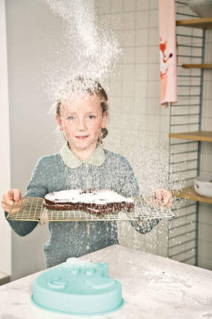 LILLIPUTIENS Silikonowa forma do pieczenia Mały kucharz, Niedźwiadek Cesar, 4+