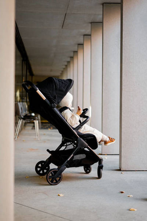 Easywalker Jackey Special Edition Kompaktowy, samoskładający się wózek spacerowy z torbą transportową Gold