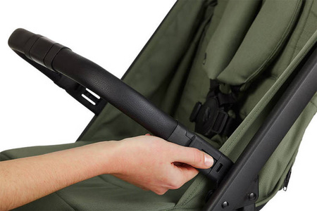 Easywalker Miley² Kompaktowy wózek spacerowy z torbą transportową Sage Green