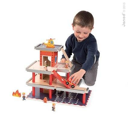 Remiza garaż drewniany z 10 akcesoriami, Janod