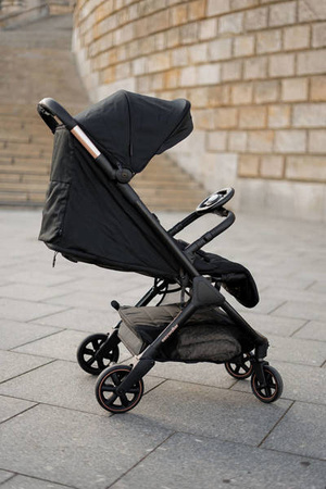 Easywalker Jackey Special Edition Kompaktowy, samoskładający się wózek spacerowy z torbą transportową Gold