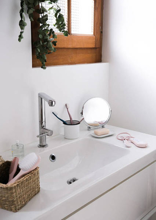 Beaba Akcesoria do pielęgnacji: termometr do kąpieli, cążki do paznokci, szczoteczka i grzebień Old Pink