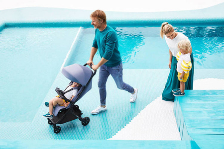 Easywalker Jackey Kompaktowy, samoskładający się wózek spacerowy z torbą transportową Sand Taupe