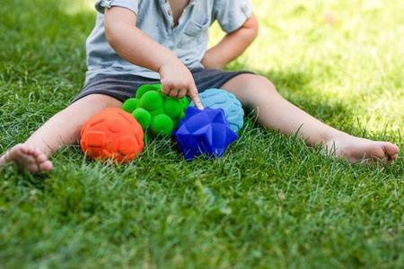 Rubbabu Zestaw 6 sensorycznych piłek z mocną fakturą (opakowanie zbiorcze 6 szt.)