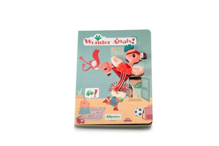 LILLIPUTIENS Książeczka przygodowa z mini-przytulanką kartonowa „Anais superbohaterka” 2 l+