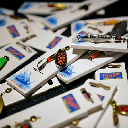 Błystka Mepps AGLIA MOUCHE złota / czerwona mucha nr  00