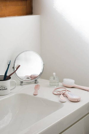 Beaba Akcesoria do pielęgnacji: termometr do kąpieli, cążki do paznokci, szczoteczka i grzebień Old Pink