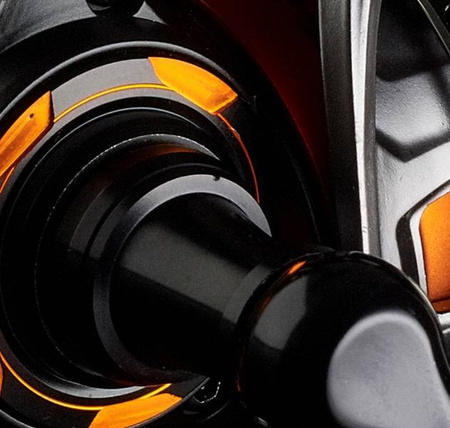 KOŁOWROTEK SG6 4000H FD 8+1BB + SZPULA ZAPASOWA ALUMINOWA Savage Gear (74738)