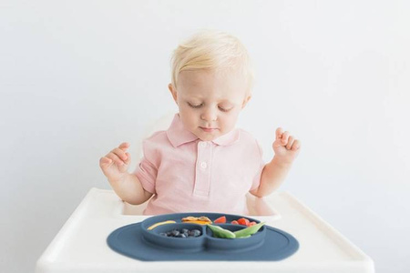 EZPZ Silikonowy talerzyk z podkładką mały 2w1 Mini Mat ciemny niebieski