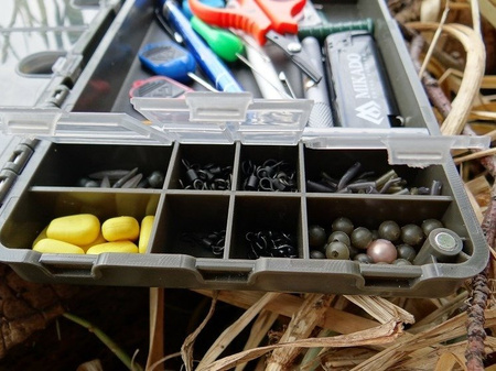 PUDEŁKO KARPIOWE NA AKCESORIA SYSTEM RIG BOX - op.1szt MIKADO AMC-016