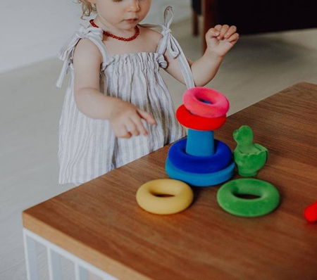 Rubbabu Układanka edukacyjno-sensoryczna piramida z piłką