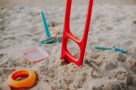 QUUT Łopatka z sitkiem Scoppi Cherry