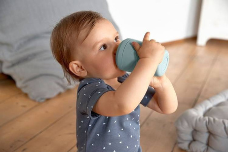 Kubek z silikonową pokrywką z dziubkiem Little Chums Pies