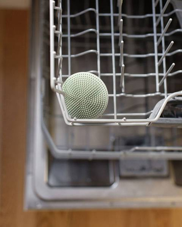 EZPZ Silikonowa myjka czyścik do naczyń bez bakterii pastelowa zieleń