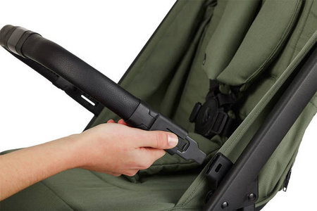 Easywalker Miley² Kompaktowy wózek spacerowy z torbą transportową Sage Green