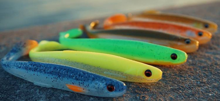 GUMA SLENDER SCOOP SHAD 9CM 4G CLEAR WATER MIX 4szt Savage Gear (76749)