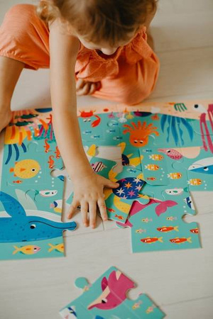 Mudpuppy Puzzle z okienkami Przyjęcie w oceanie 12 elementów 2+