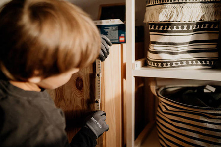 Pas z drewnianymi narzędziami i rękawicami roboczymi Brico'kids 3-6 lat, Janod