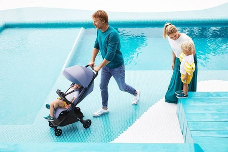 Easywalker Jackey Kompaktowy, samoskładający się wózek spacerowy z torbą transportową Steel Grey