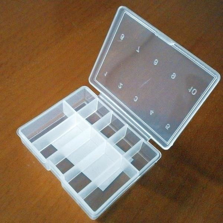 Pudełko na akcesoria wędkarskie 6x5x1,5cm Robinson 74-TW-002