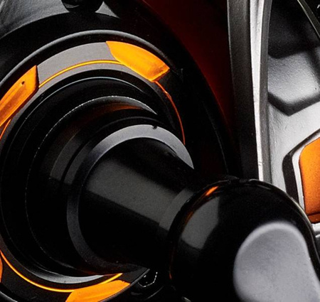 KOŁOWROTEK SG6 3000H FD NA BOLENIA 8+1BB + SZPULA ZAPASOWA Savage Gear (74737)