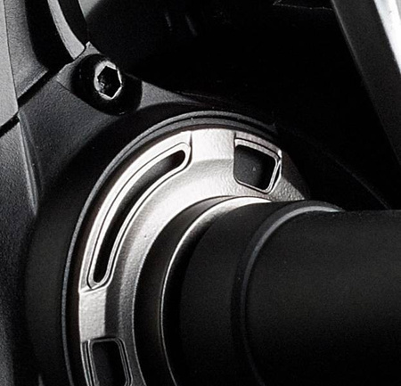 KOŁOWROTEK SG4 2500 FD 8+1BB INCL. GRAPH. SPARE SPOOL Savage Gear (74726)