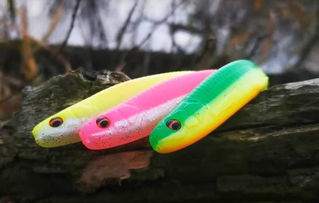 GUMA SLENDER SCOOP SHAD 15CM 17G DARK WATER MIX 4szt Savage Gear (76756)