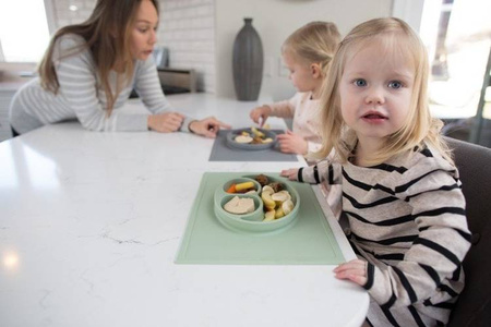 EZPZ Silikonowy talerzyk z podkładką 2w1 Happy Mat pastelowa zieleń